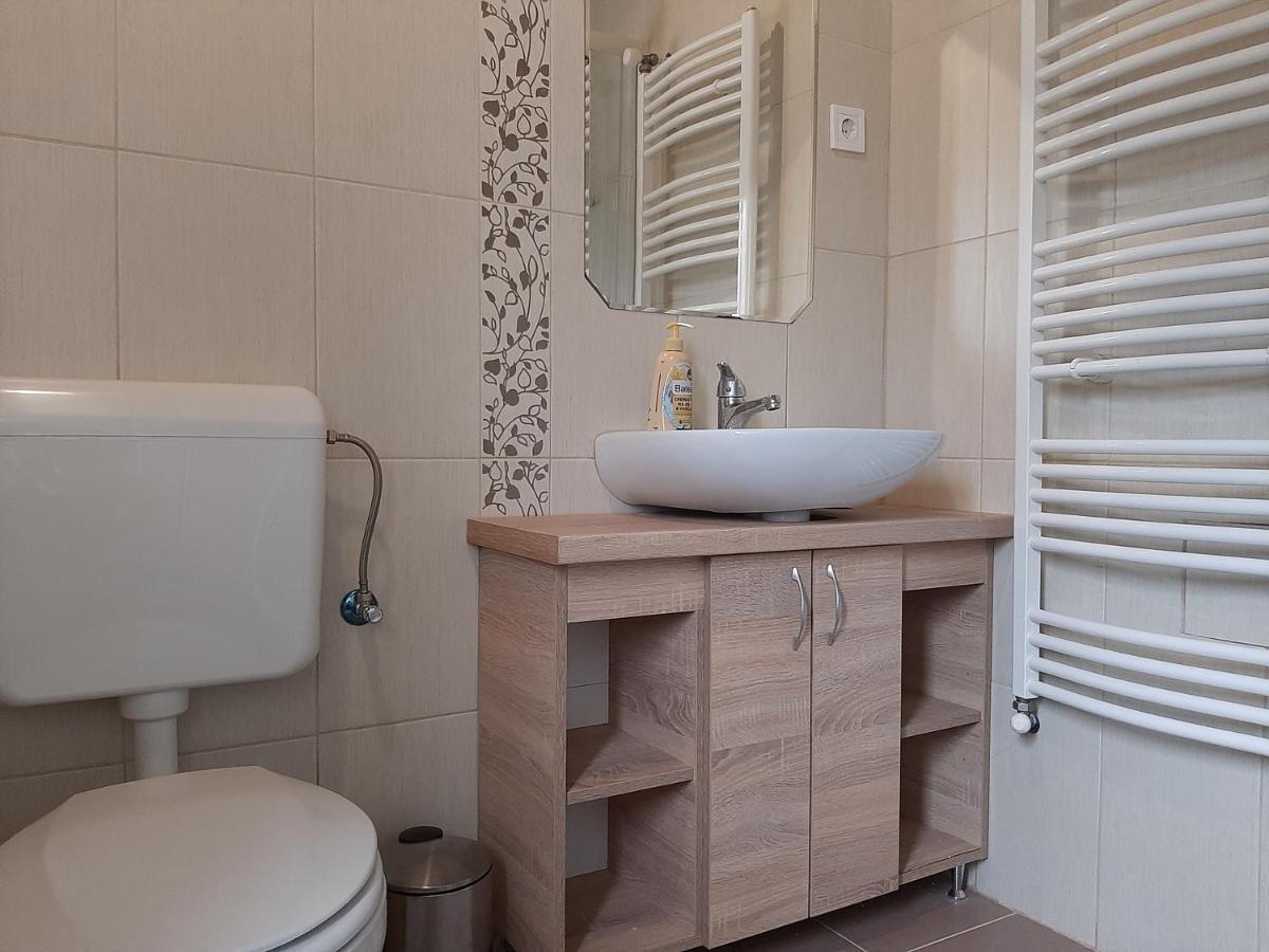 Egniss Apartman Bogacs Luaran gambar